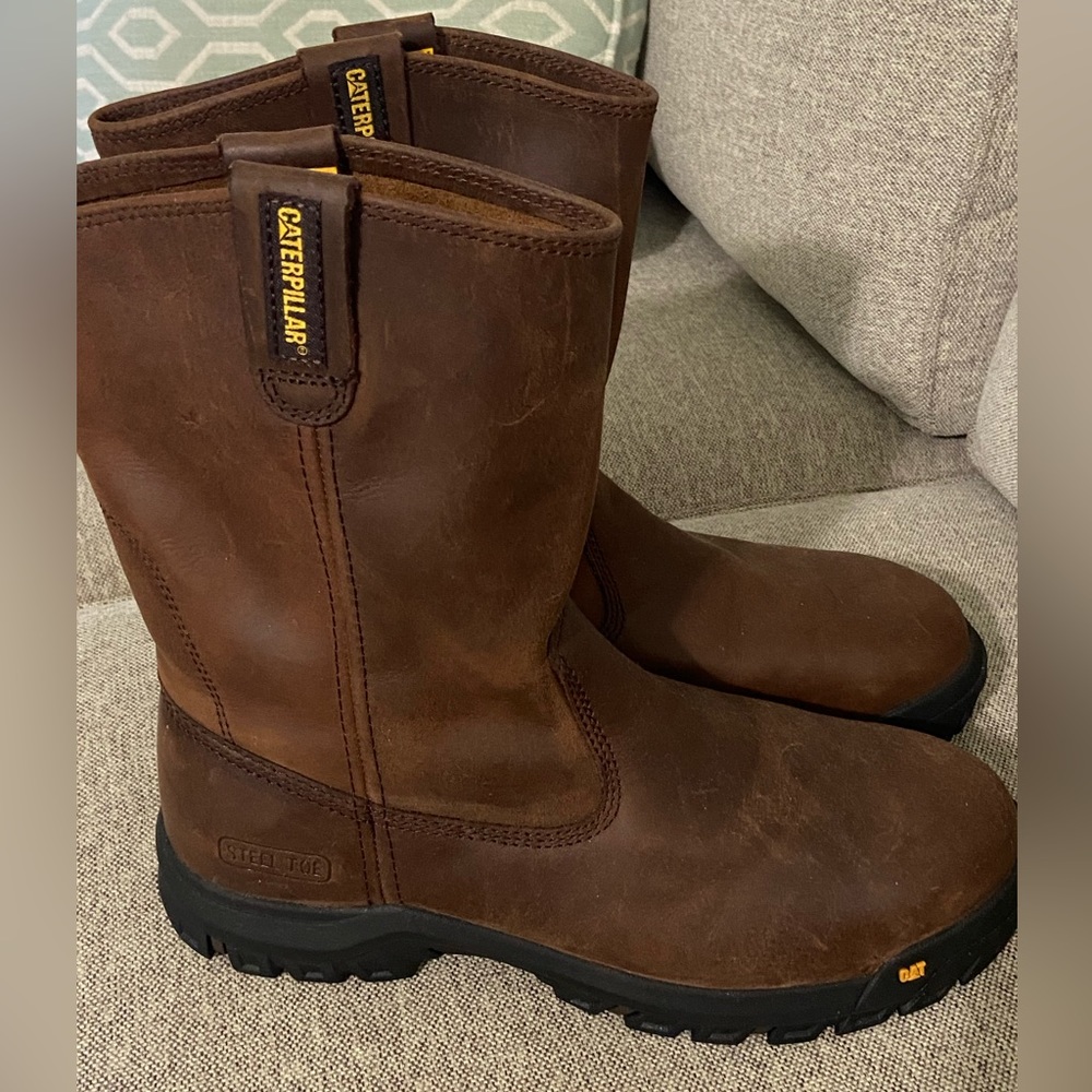 Mens Caterpillar pull on work boots-size 11